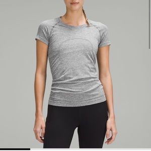 Lululemon Swiftly Tech Short Sleeve Shirt- Grey Size Medium